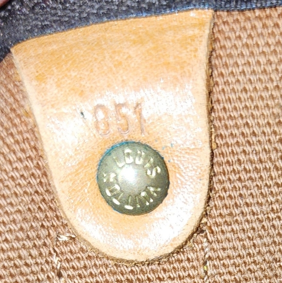 Authentic Louis Vuitton Keepall 55 Bandouliere - Picture 11 of 14